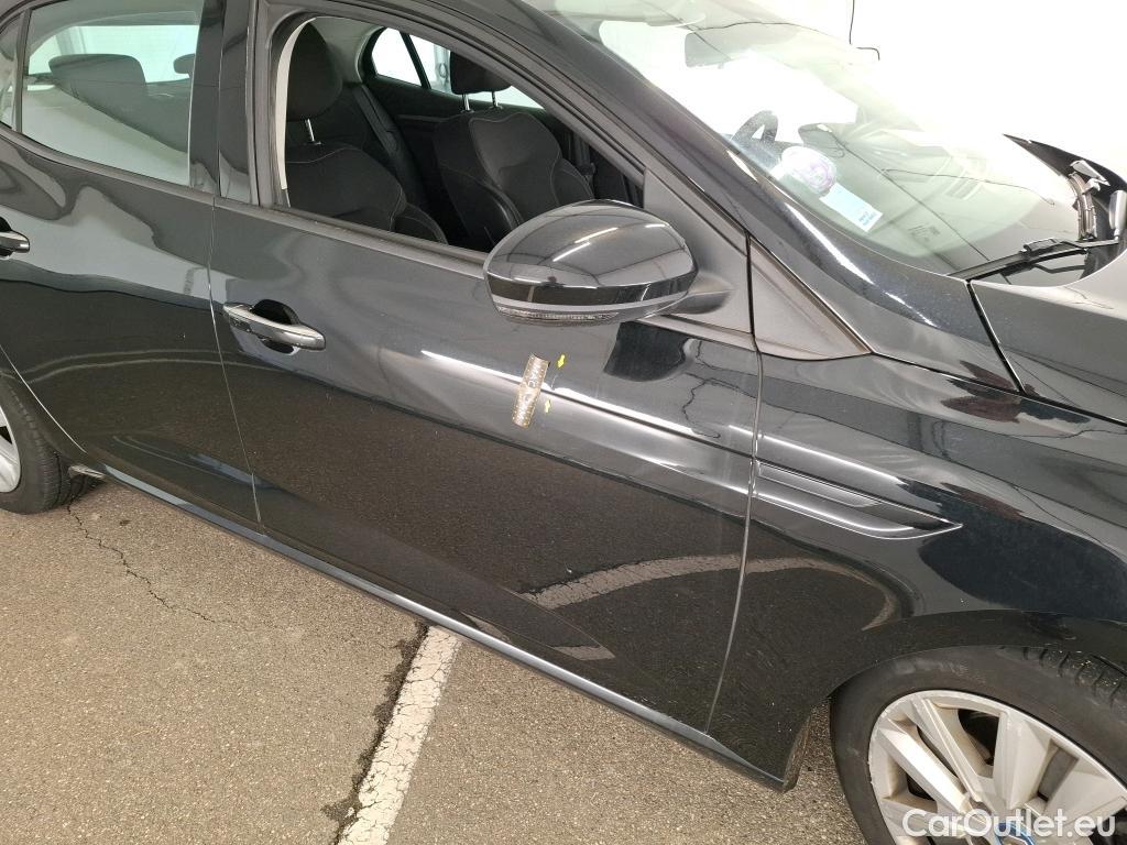  Renault  Megane  IV Berline 5 ptes. Business 1.6 E-TECH Plug-in 160CV BVA6 E6d #16