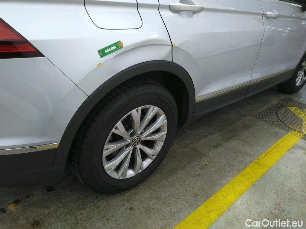  Volkswagen  Tiguan VOLKSWAGEN  / 2020 / 5P / SUV 2.0 TDI 150 DSG7 Life Business #1