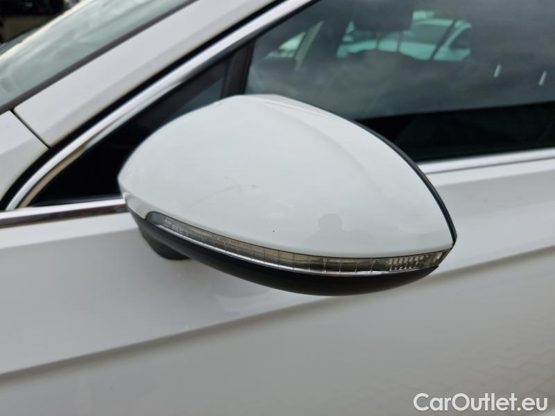  Volkswagen  Passat  Variant (CB5) (2019)  2.0TDI 110 Elegance AT #10