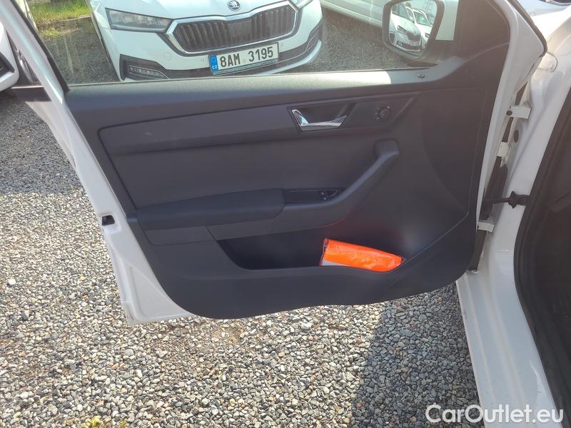  Skoda  Fabia  Combi (2015) Com.1.0TSI 70 Ambition 5d #9