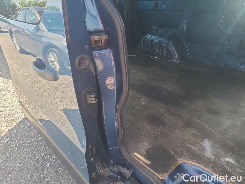 Renault  Trafic  LCV (2014) TraFur dCi120 L2H1P2 COOL 4d #34