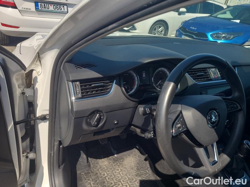  Skoda  Octavia  Combi  (5E5)(03.2017->)  Com TDI 110 Style #11