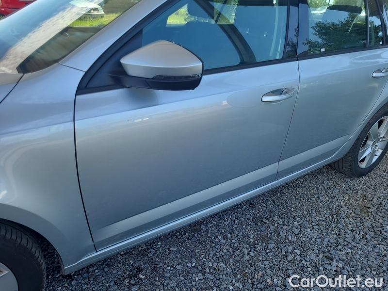  Skoda  Octavia  Combi  (5E5)(03.2017->)  Com TDI 110 Ambition #3