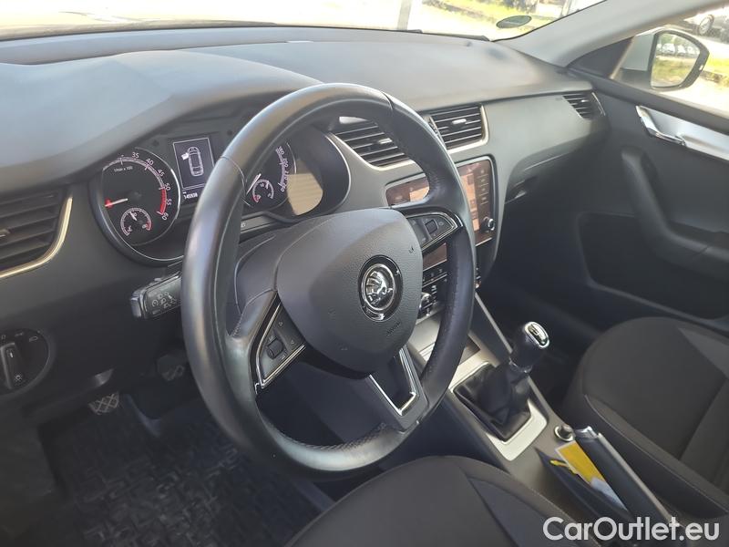  Skoda  Octavia  Combi  (5E5)(03.2017->)  Com TDI 110 Ambition #5
