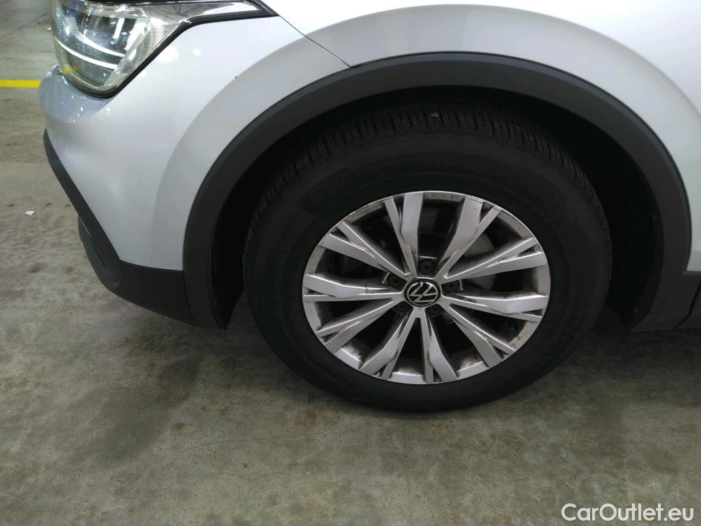  Volkswagen  Tiguan VOLKSWAGEN  / 2020 / 5P / SUV 2.0 TDI 150 DSG7 Life Business #44