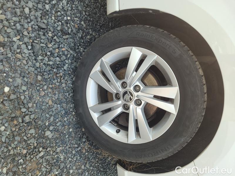  Skoda  Fabia  Combi (2015) Com.1.0TSI 70 Ambition 5d #6