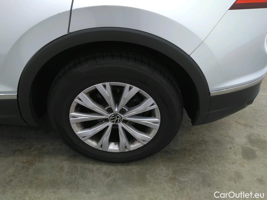  Volkswagen  Tiguan VOLKSWAGEN  / 2020 / 5P / SUV 2.0 TDI 150 DSG7 Life Business #30
