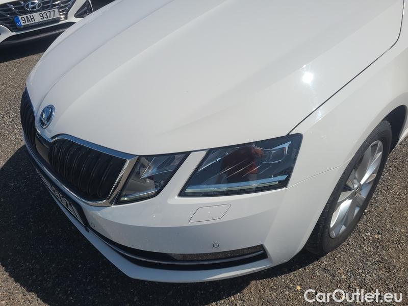  Skoda  Octavia  Combi  (5E5)(03.2017->)  Com TDI 110 Style #6