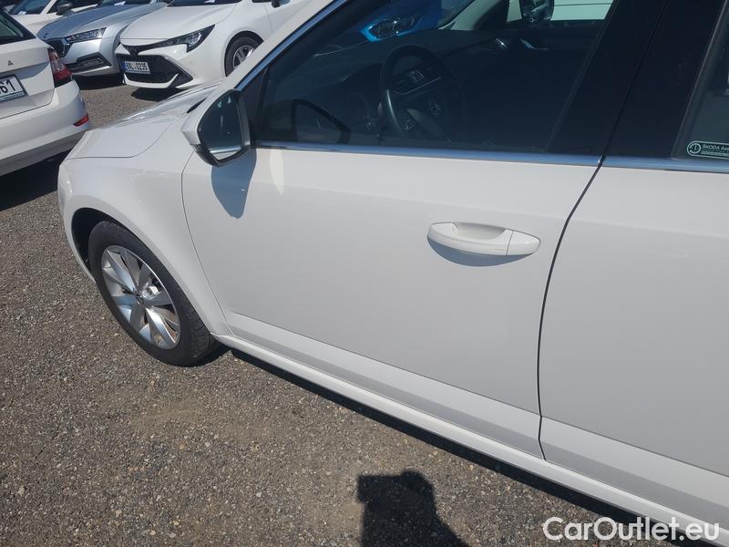  Skoda  Octavia  Combi  (5E5)(03.2017->)  Com TDI 110 Style #5
