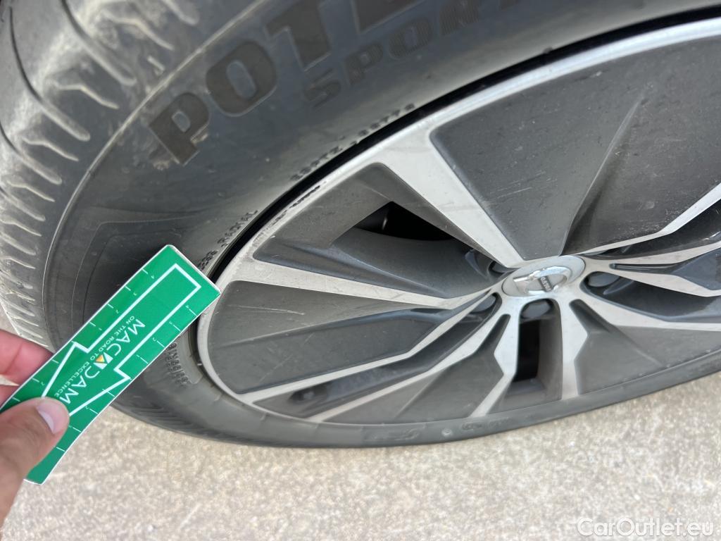 Volvo  XC90  Business Plus AWD 2.0 B5 235CV AT8 E6dT #4