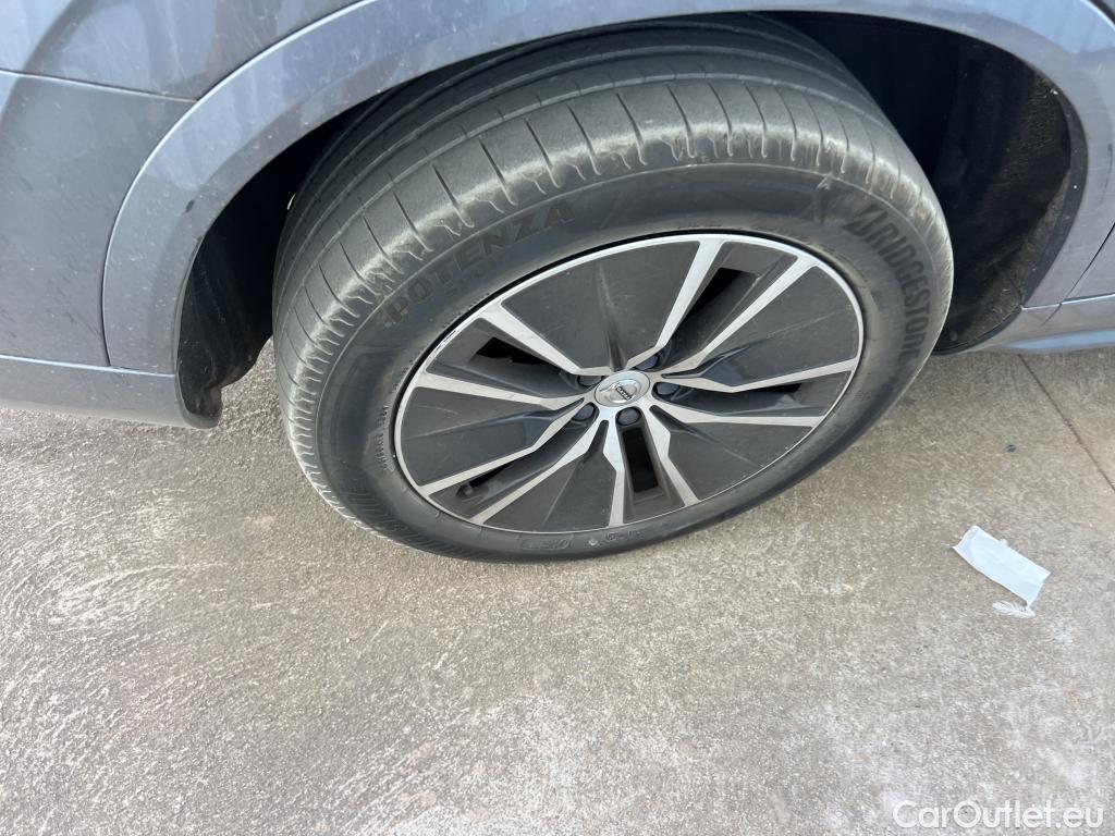  Volvo  XC90  Business Plus AWD 2.0 B5 235CV AT8 E6dT #3