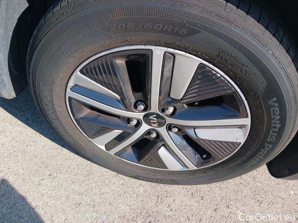  KIA  Niro  Drive 1.6 AT6 E6d #36