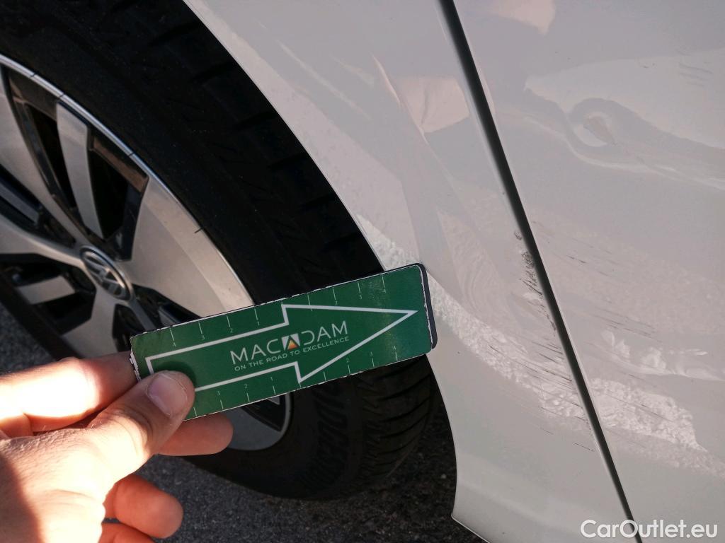  Volkswagen  Golf  VII Berlina e-35kWh #1