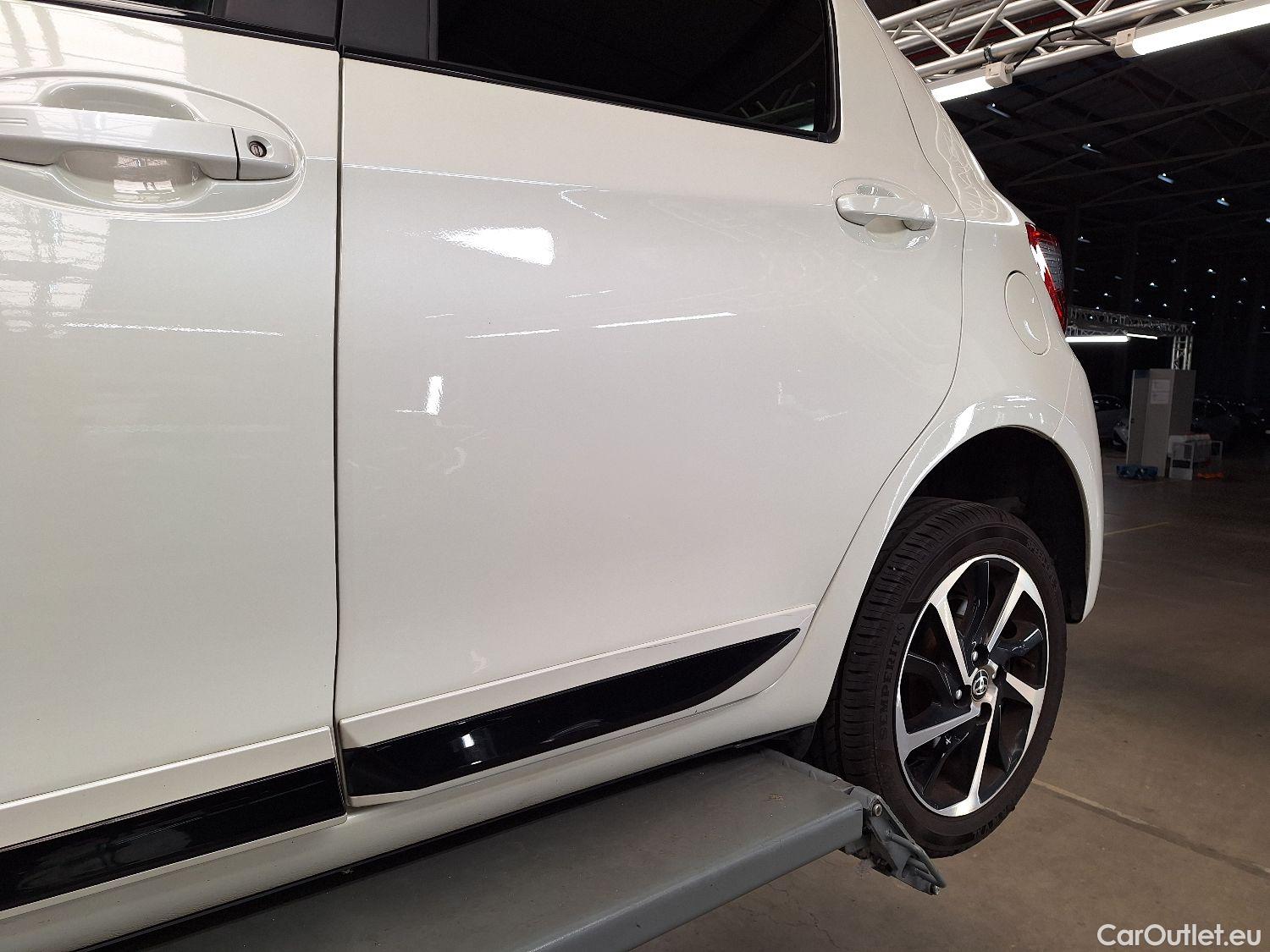  Toyota  Yaris Toyota,  '17, Toyota  1.5 VVT-i Hybrid Lounge e-CVT 5d #5