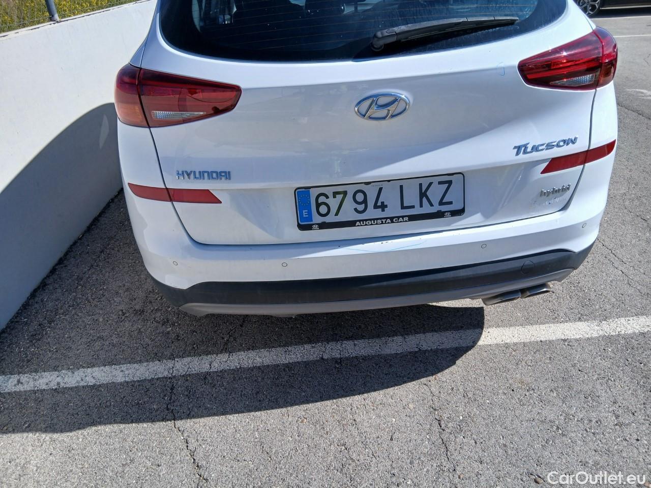  Hyundai  Tucson HYUNDAI  / 2018 / 5P / todoterreno 1.6 CRDI 85kW (116CV) 48V SLE 4X2(SP)(SL) #15