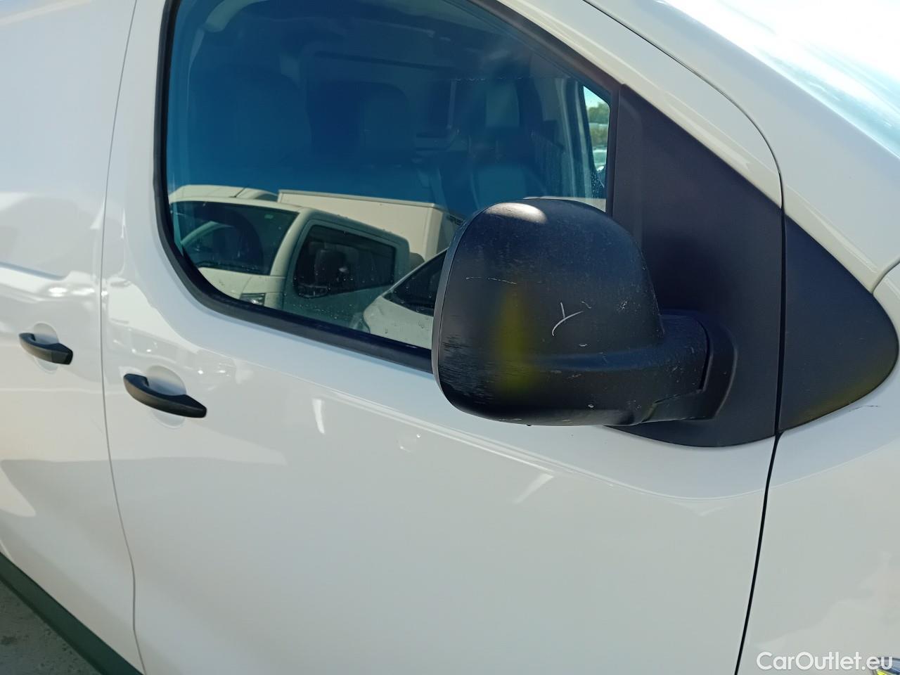  Opel  Vivaro OPEL  / 2019 / 4P / furgón 1.5 Diésel 88kW (120CV) M Std Express #43