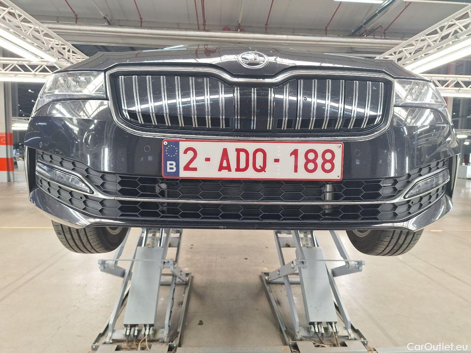  Skoda  Superb Skoda,  Combi FL'19, Skoda  Combi 1.4 TSI iV 160kW DSG6 Style 5d #1