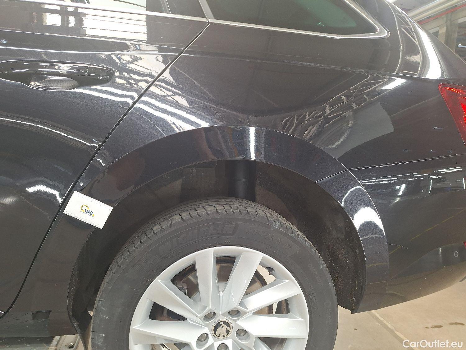  Skoda  Superb Skoda,  Combi FL'19, Skoda  Combi 1.4 TSI iV 160kW DSG6 Style 5d #18