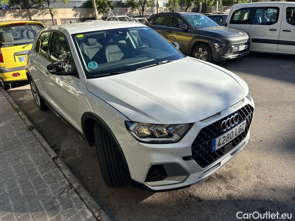  Audi  A1 AUDI  / 2018 / 5P / berlina con portón citycarver 35 TFSI 110kW (150CV)  #37
