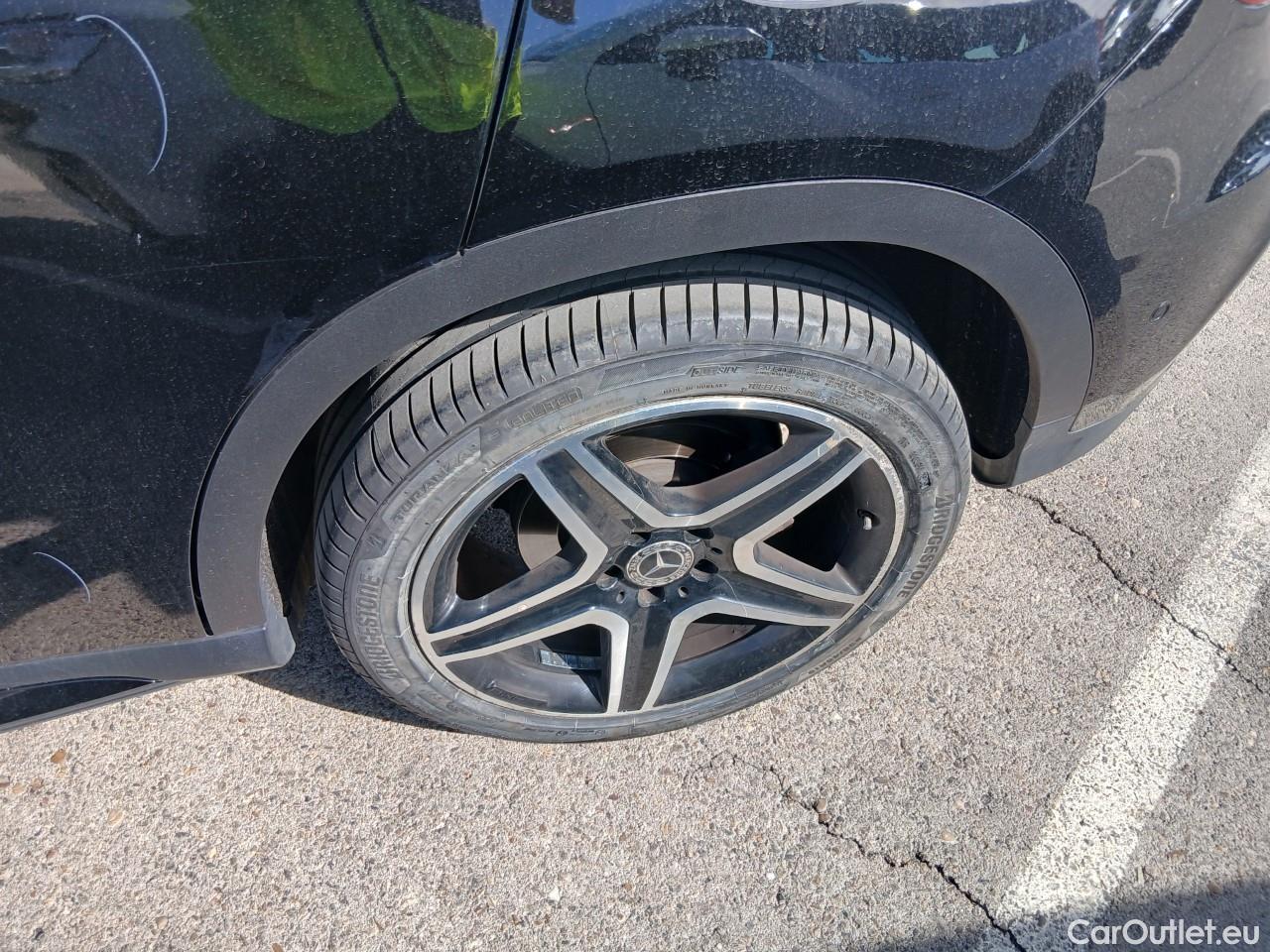 Mercedes  GLA MERCEDES-BENZ Clase  / 2017 / 5P / todoterreno  250 4MATIC #19
