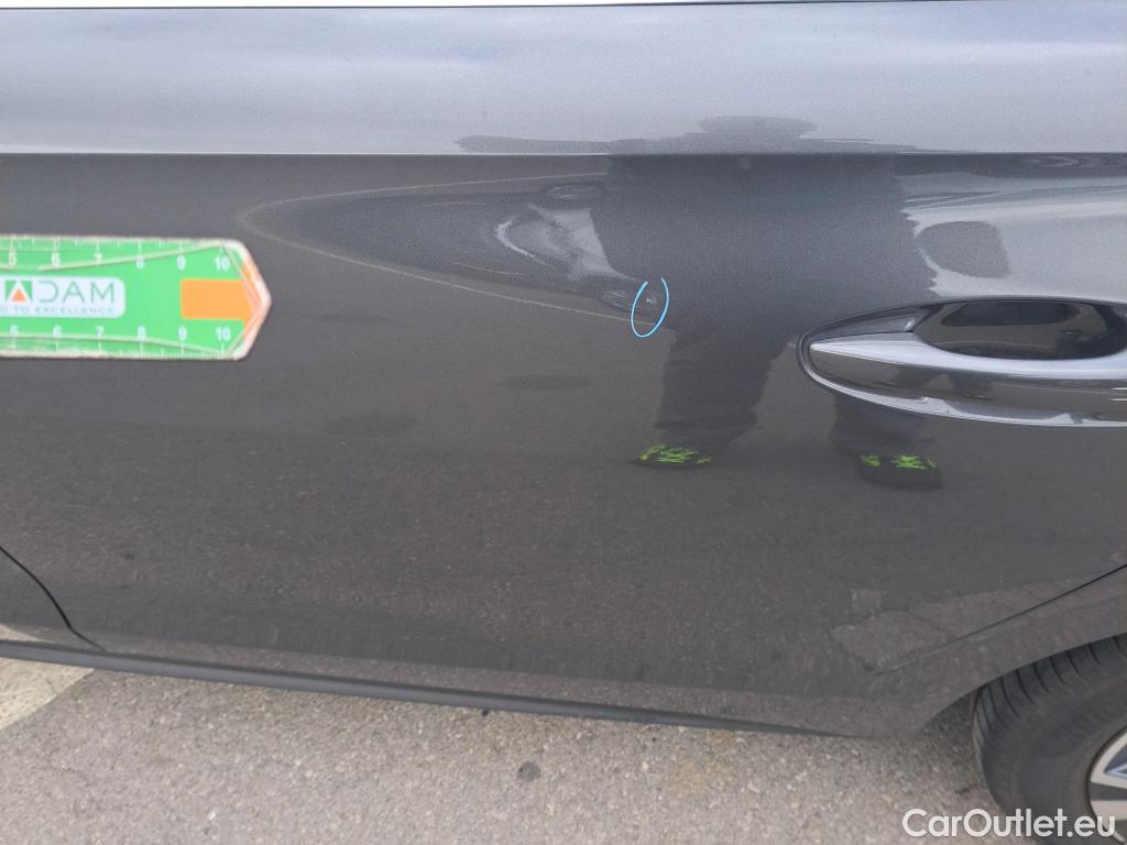  Peugeot  508 PEUGEOT  Hybrid / 2018 / 5P / berlina con portón  5P Allure HYBRID 225 e-EAT8 #39