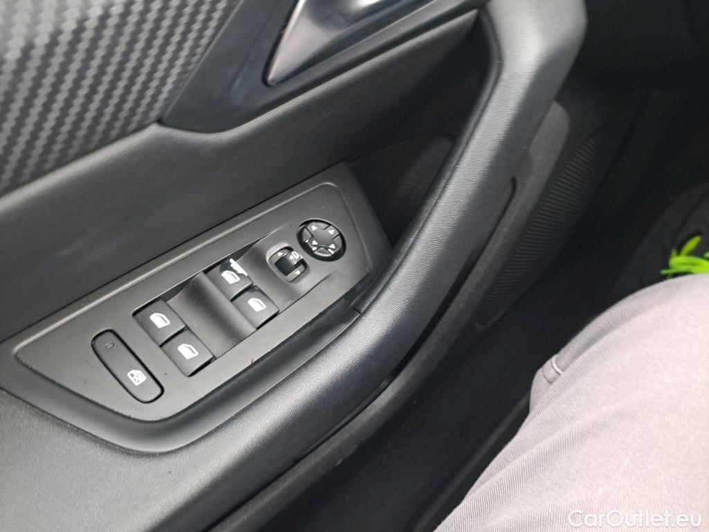  Peugeot  508 PEUGEOT  Hybrid / 2018 / 5P / berlina con portón  5P Allure HYBRID 225 e-EAT8 #19