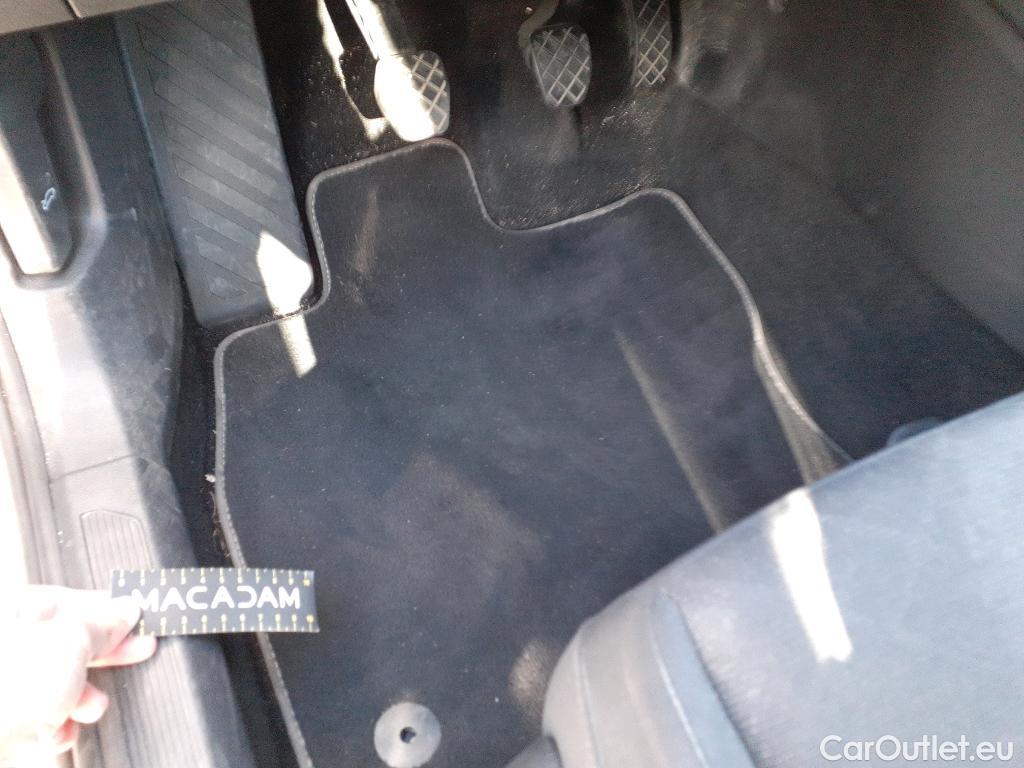  Volkswagen  Golf  VIII Variant Life 2.0 TDI 115CV MT6 E6d #41