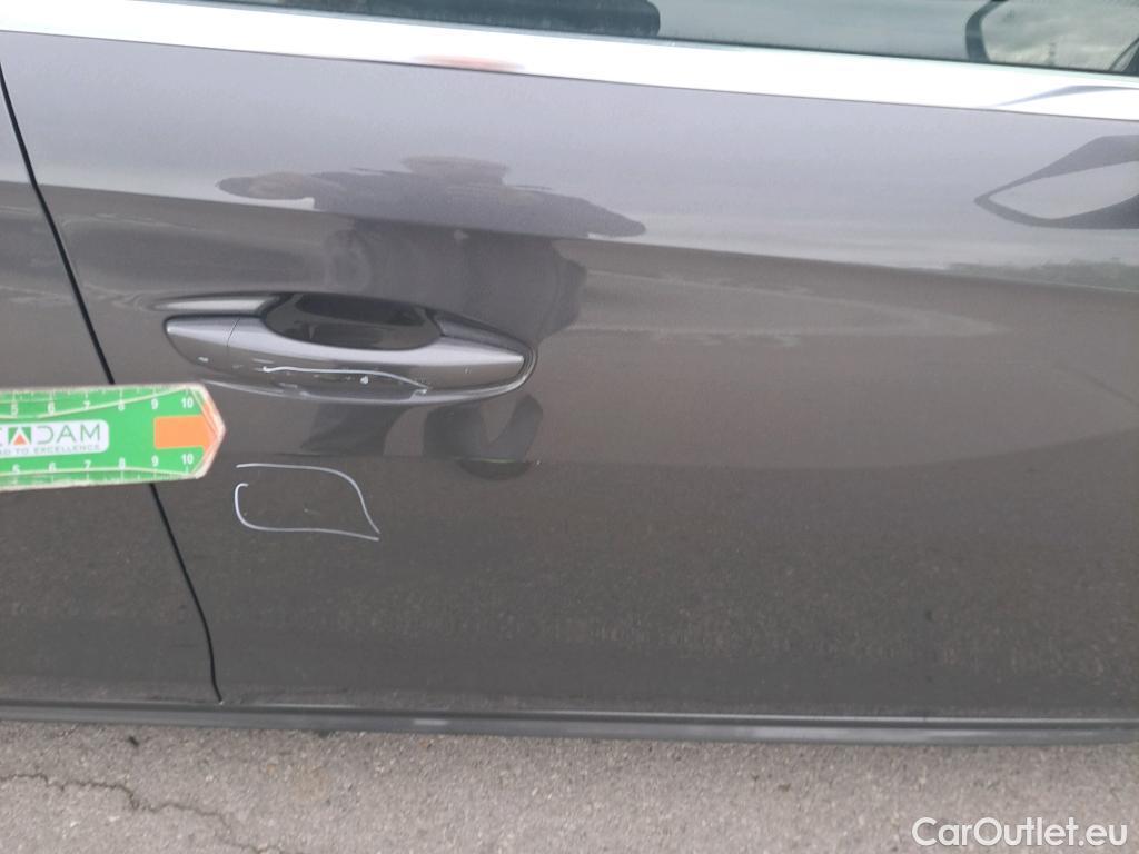  Peugeot  508 PEUGEOT  Hybrid / 2018 / 5P / berlina con portón  5P Allure HYBRID 225 e-EAT8 #5