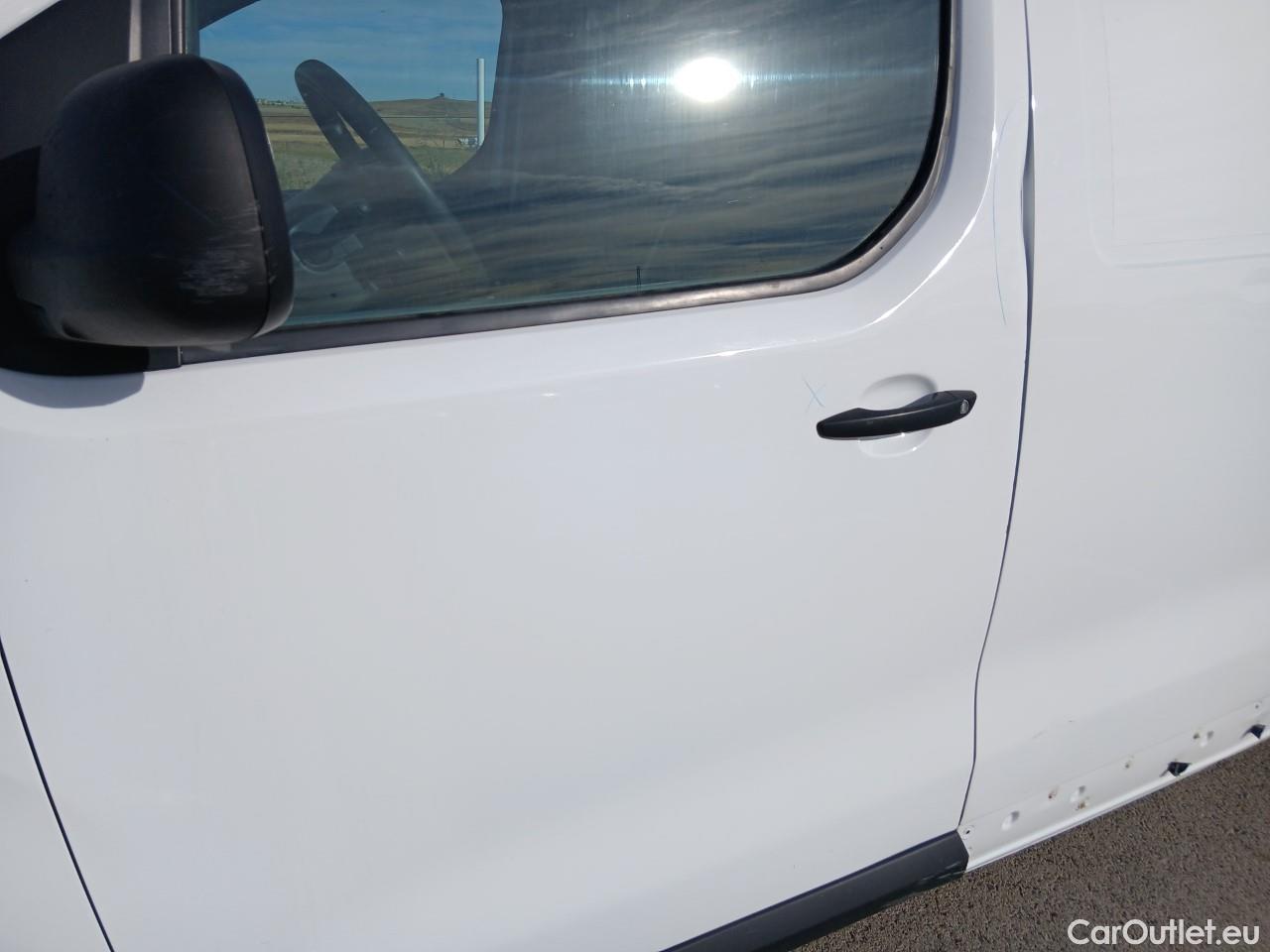  Opel  Vivaro OPEL  / 2019 / 4P / furgón 1.5 Diésel 88kW (120CV) M Std Express #18