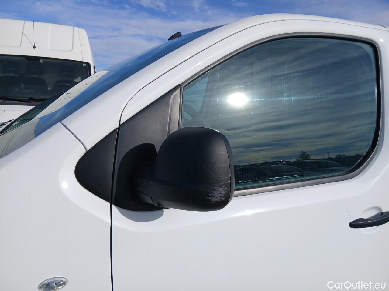  Opel  Vivaro OPEL  / 2019 / 4P / furgón 1.5 Diésel 88kW (120CV) M Std Express #17