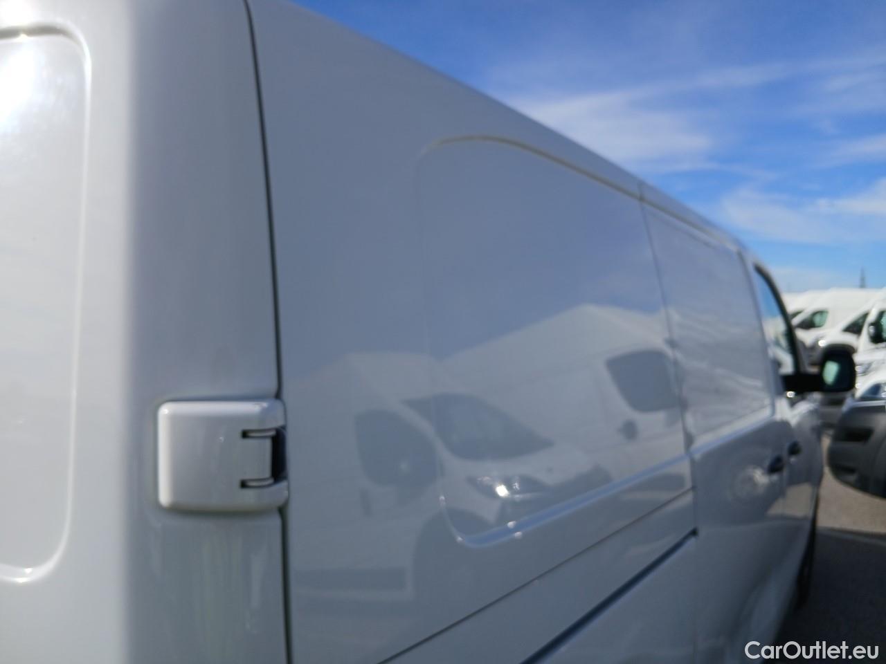  Opel  Vivaro OPEL  / 2019 / 4P / furgón 1.5 Diésel 88kW (120CV) M Std Express #35