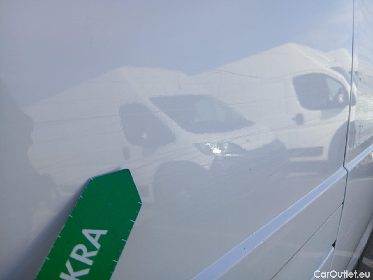  Opel  Vivaro OPEL  / 2019 / 4P / furgón 1.5 Diésel 88kW (120CV) M Std Express #36
