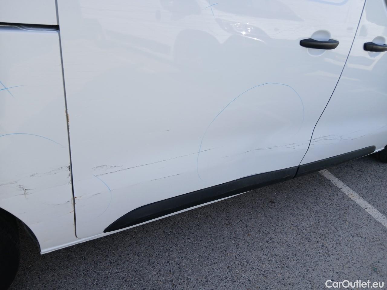  Opel  Vivaro OPEL  / 2019 / 4P / furgón 1.5 Diésel 88kW (120CV) M Std Express #40