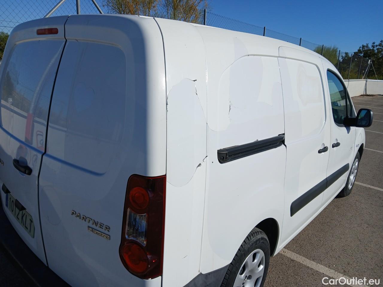  Peugeot  Partner PEUGEOT  / 2015 / 4P / furgón derivado de turismo Furgón Confort Electric L2 #16