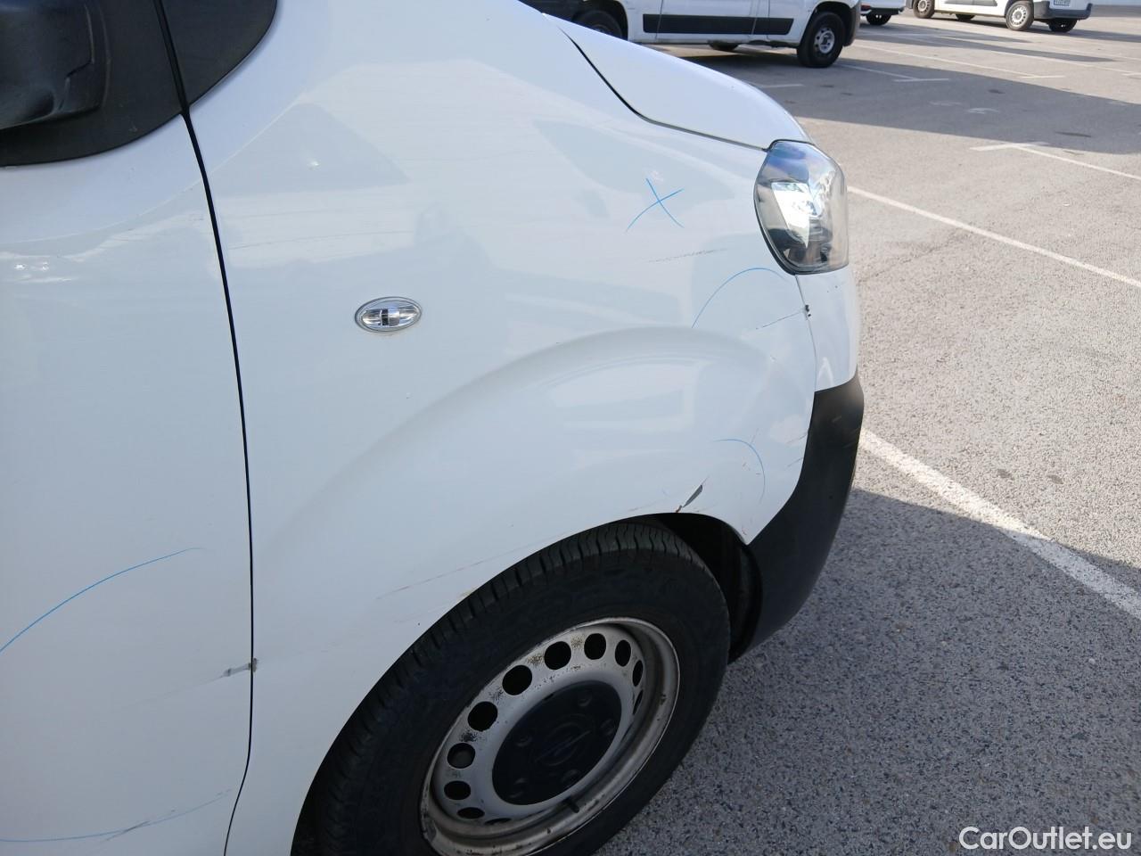  Opel  Vivaro OPEL  / 2019 / 4P / furgón 1.5 Diésel 88kW (120CV) M Std Express #48