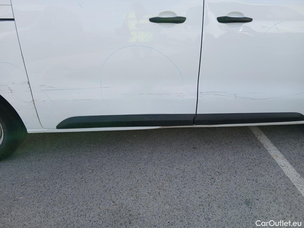  Opel  Vivaro OPEL  / 2019 / 4P / furgón 1.5 Diésel 88kW (120CV) M Std Express #54