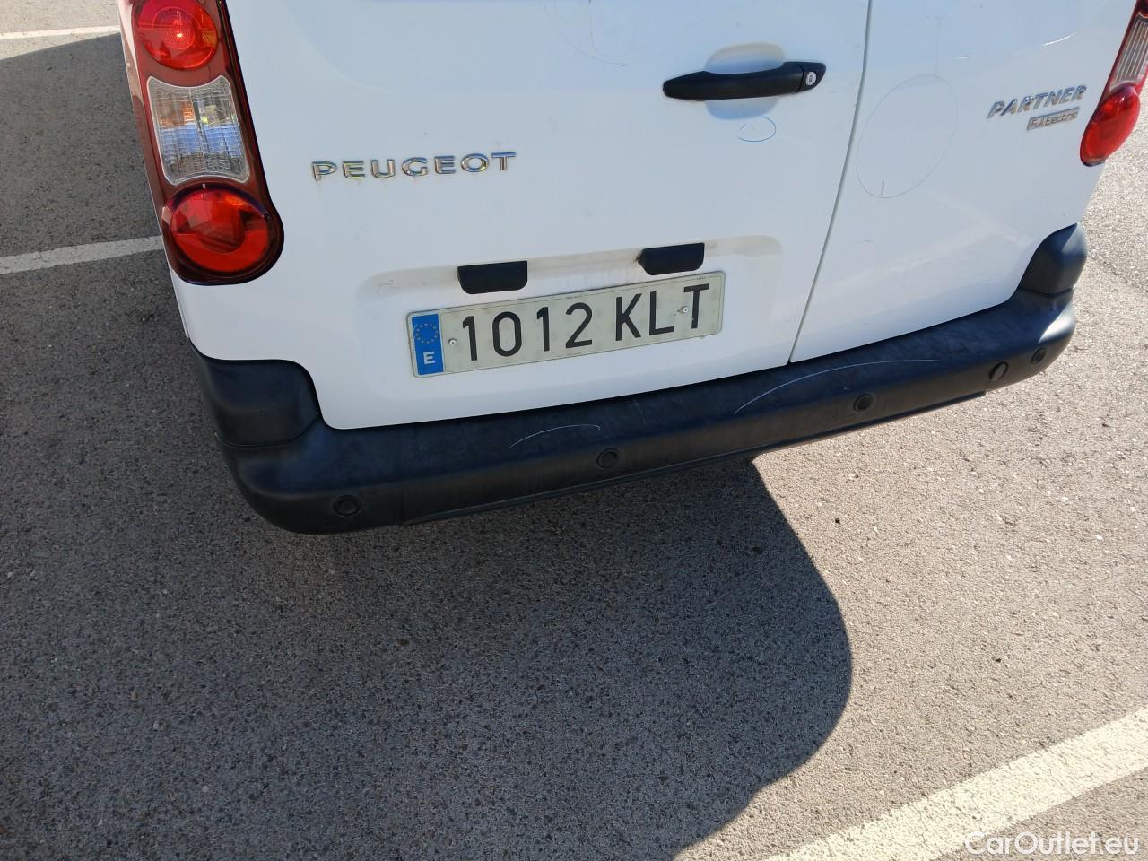  Peugeot  Partner PEUGEOT  / 2015 / 4P / furgón derivado de turismo Furgón Confort Electric L2 #28