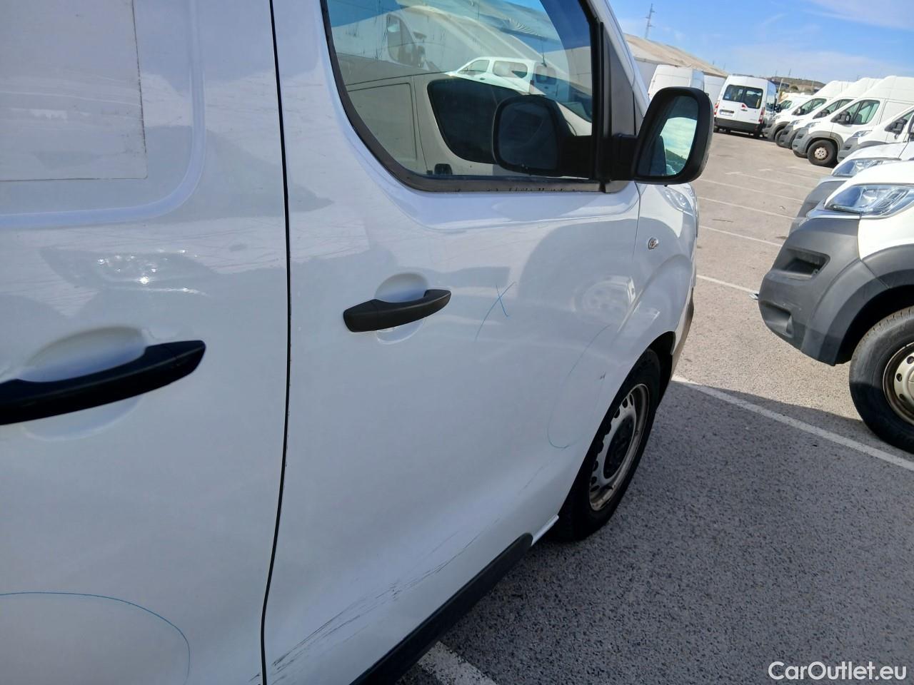  Opel  Vivaro OPEL  / 2019 / 4P / furgón 1.5 Diésel 88kW (120CV) M Std Express #42