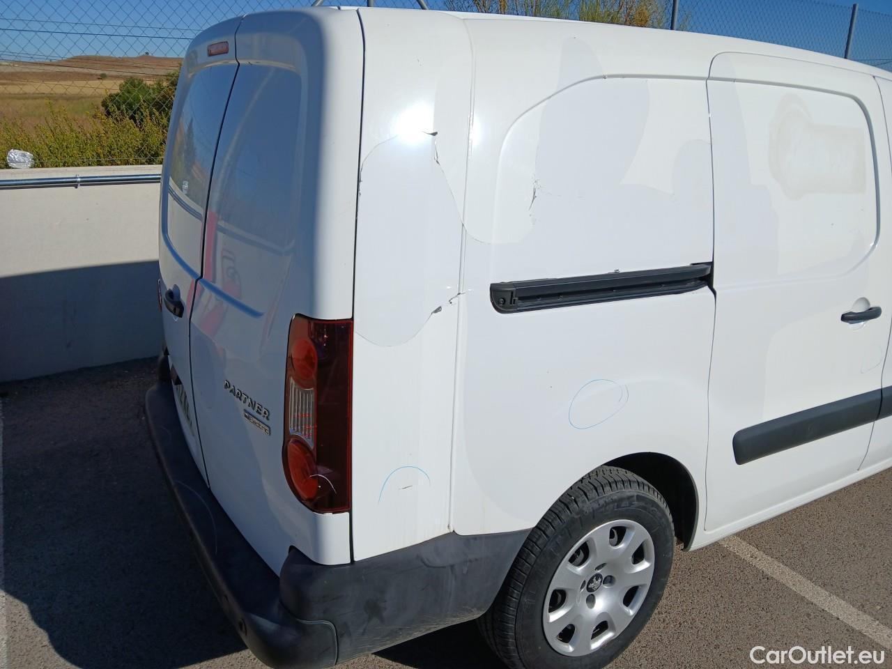  Peugeot  Partner PEUGEOT  / 2015 / 4P / furgón derivado de turismo Furgón Confort Electric L2 #33