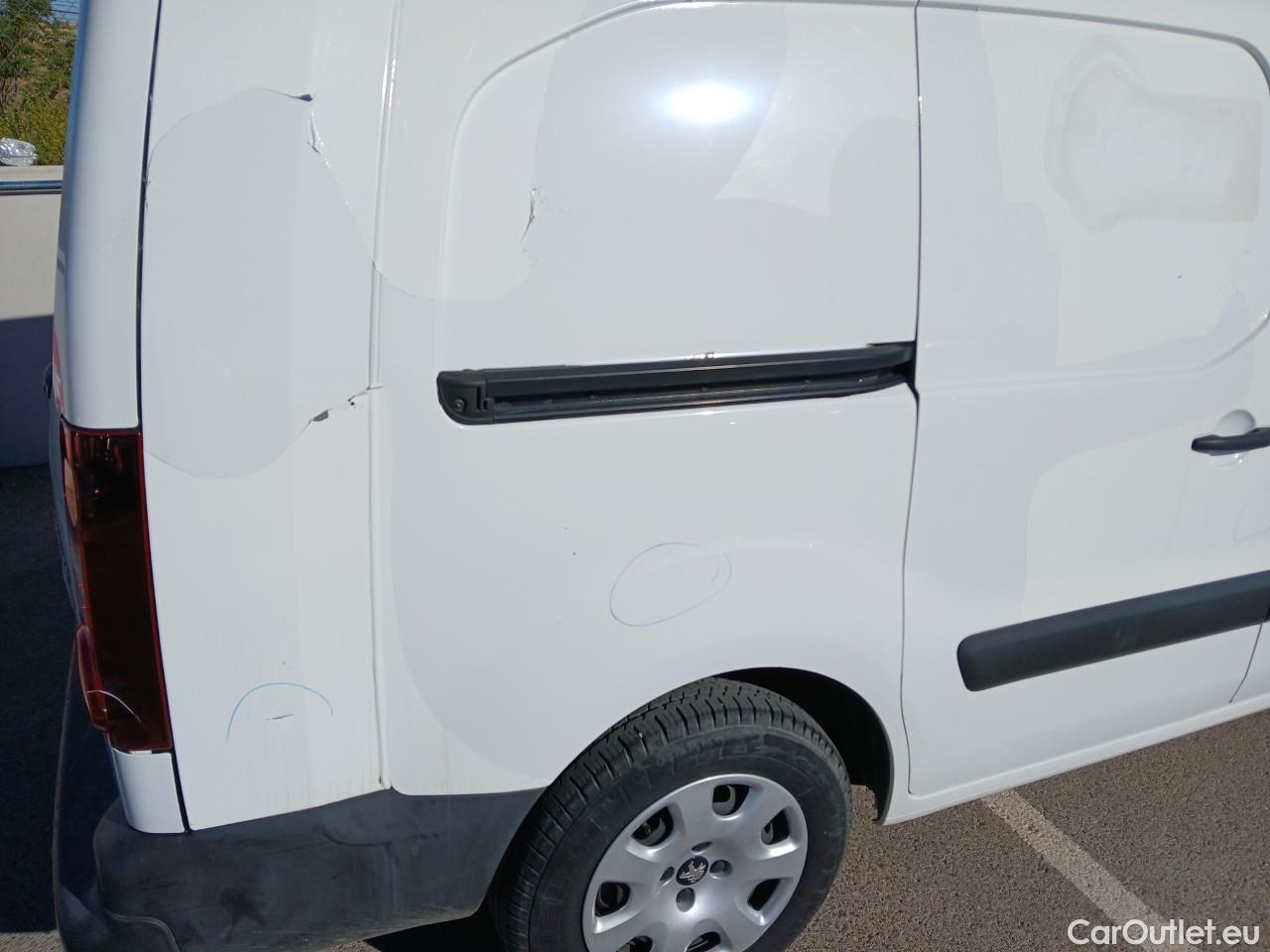  Peugeot  Partner PEUGEOT  / 2015 / 4P / furgón derivado de turismo Furgón Confort Electric L2 #36