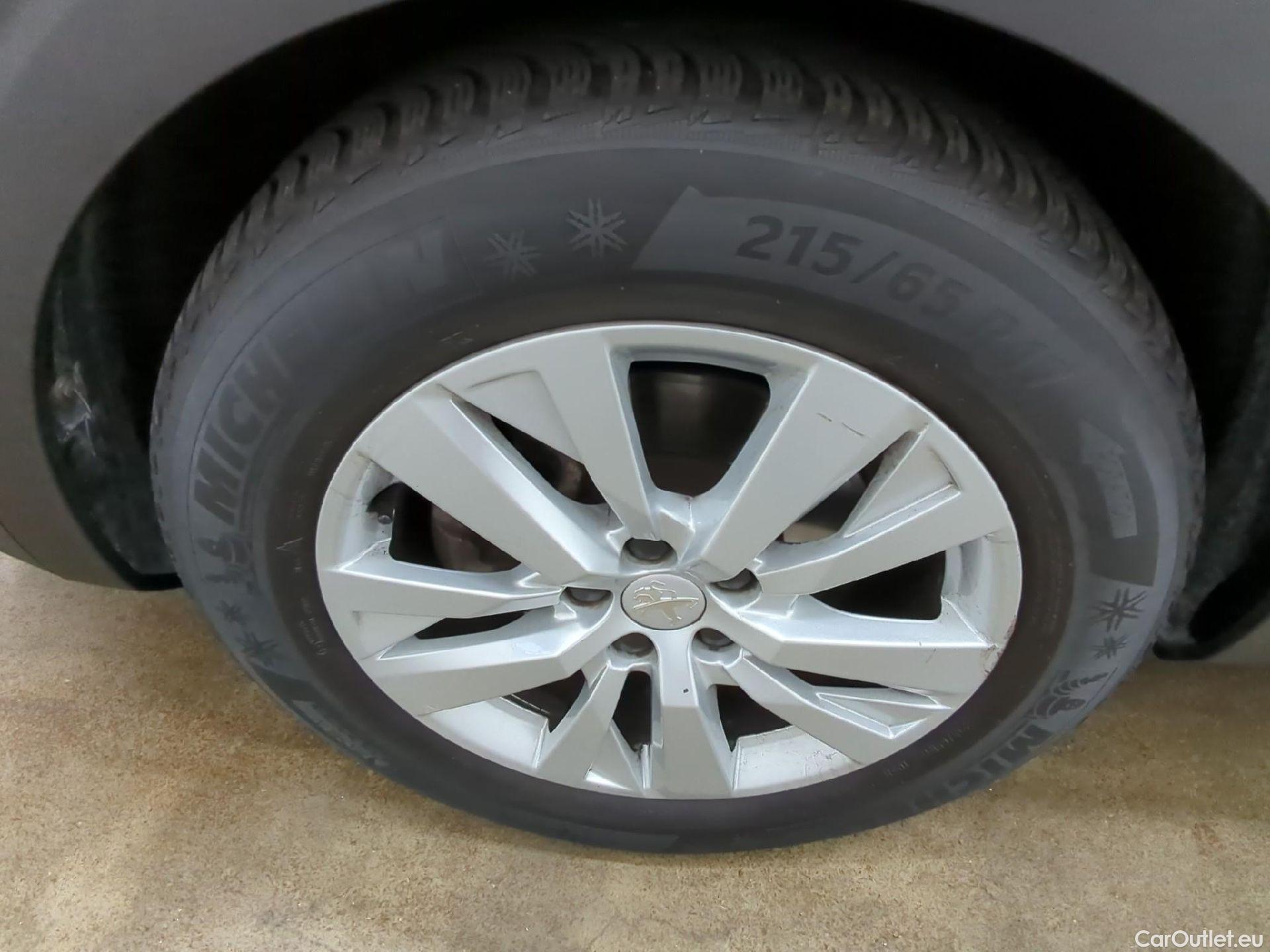  Peugeot  3008  Style 1.5 HDi 130CV BVA8 E6d #2