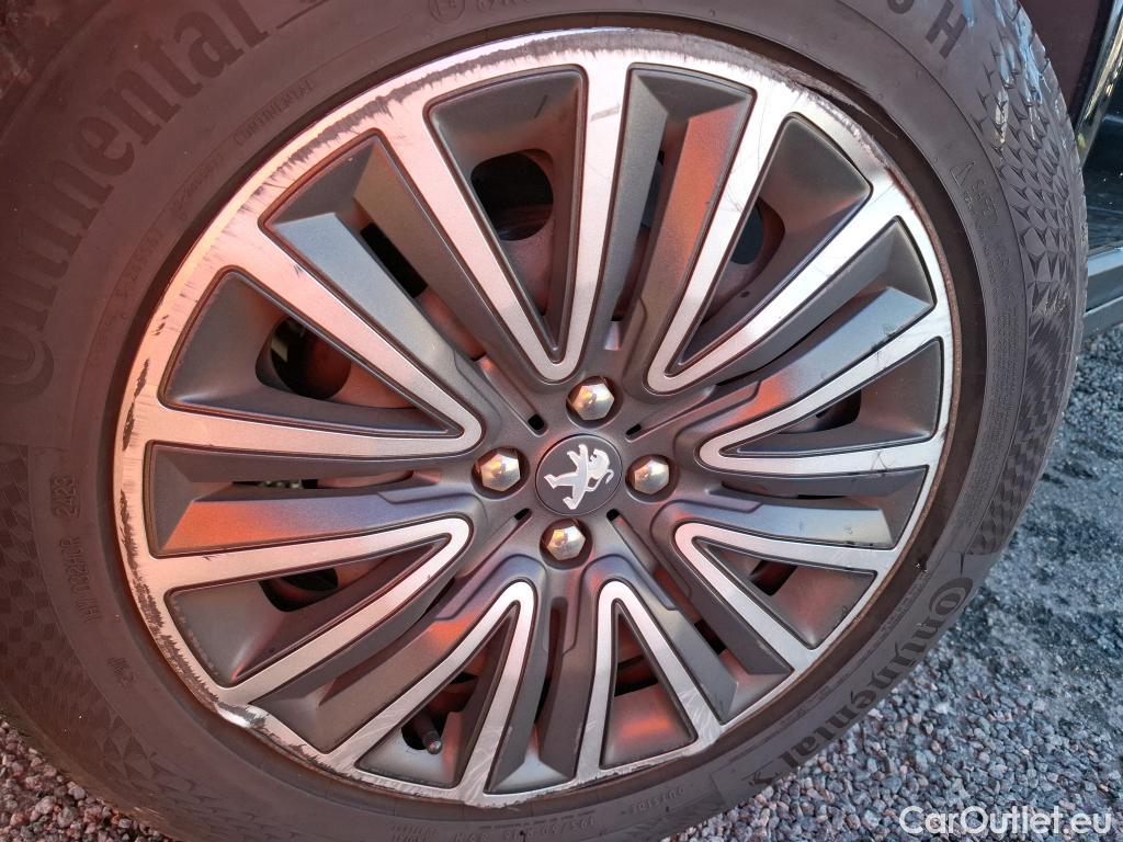  Peugeot  2008 PEUGEOT  5p Crossover Puretech 82 S&S ACTIVE #23