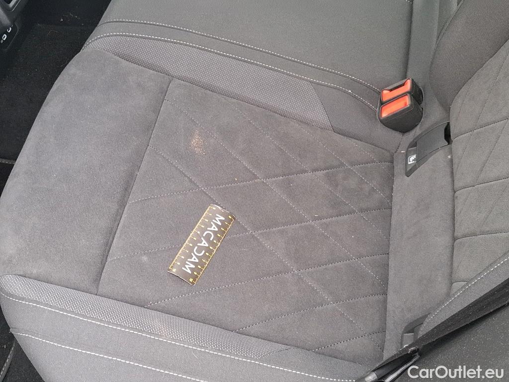  Volkswagen  Golf  VIII Berline Style 1st 2.0 TDI 150CV BVA7 E6d #25