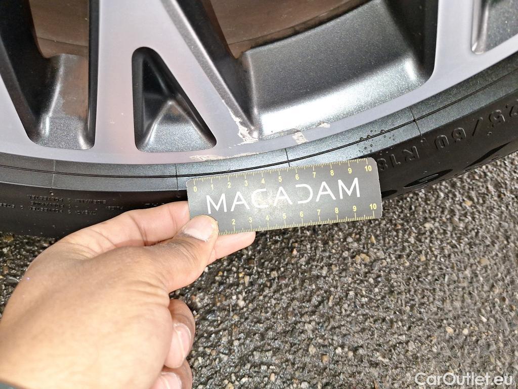  Ford  Kuga  Titanium Plug-In Hybrid 2.5 225CV BVA1 E6dT #37