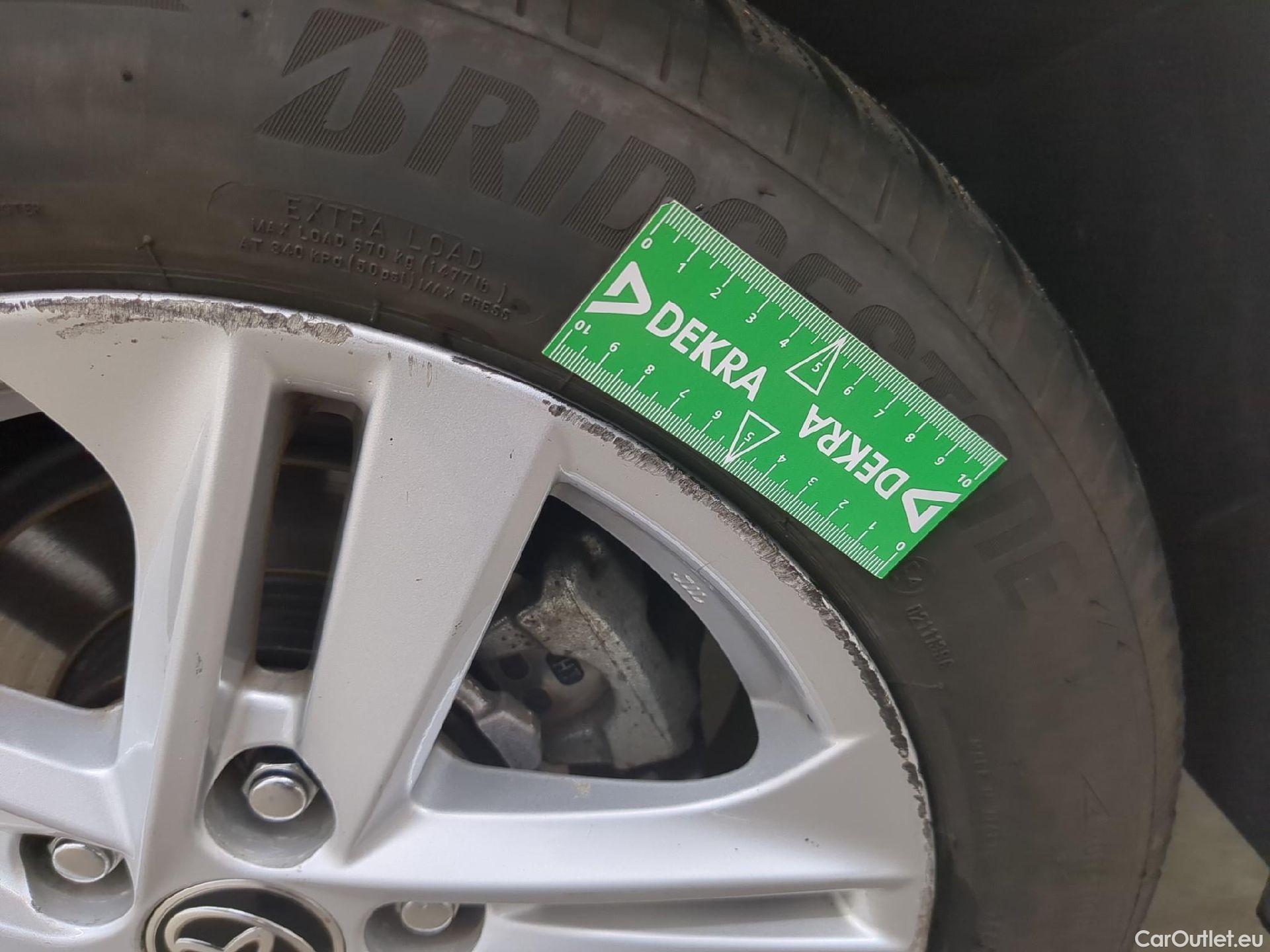  Toyota  Corolla TOYOTA  Touring Sports / 2018 / 5P / Break Hybride 122h Dynamic Business Stage Acad #6