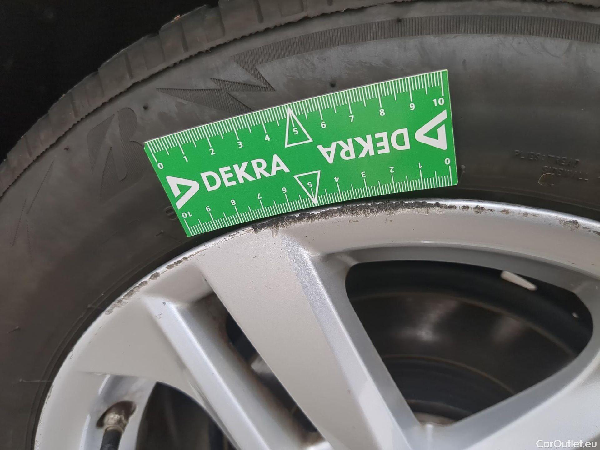  Toyota  Corolla TOYOTA  Touring Sports / 2018 / 5P / Break Hybride 122h Dynamic Business Stage Acad #4