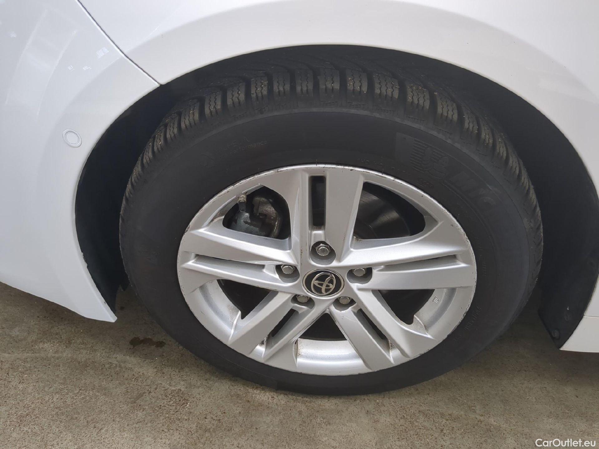  Toyota  Corolla TOYOTA  Touring Sports / 2018 / 5P / Break Hybride 122h Dynamic Business Stage Acad #1