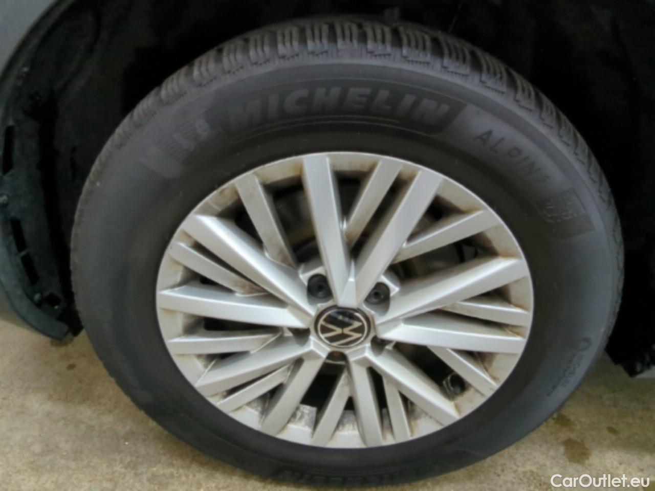  Volkswagen  T-ROC VOLKSWAGEN  / 2021 / 5P / SUV 2.0 TDI 150 LIFE BUSINESS DSG7 #2