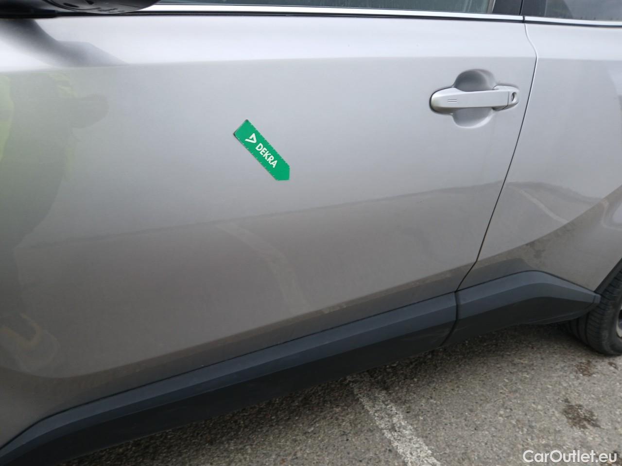  Toyota  C-HR TOYOTA  / 2016 / 5P / todoterreno 1.8 125H Advance (CX) #21
