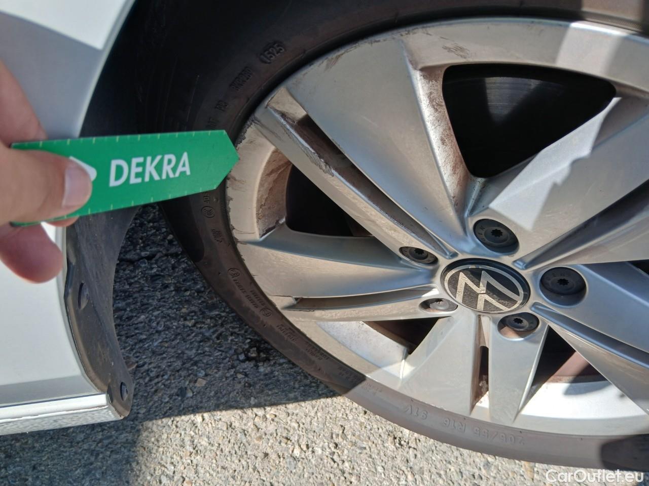  Volkswagen  Golf  VIII Berlina 2.0 TDI 115CV MT6 E6dT #31